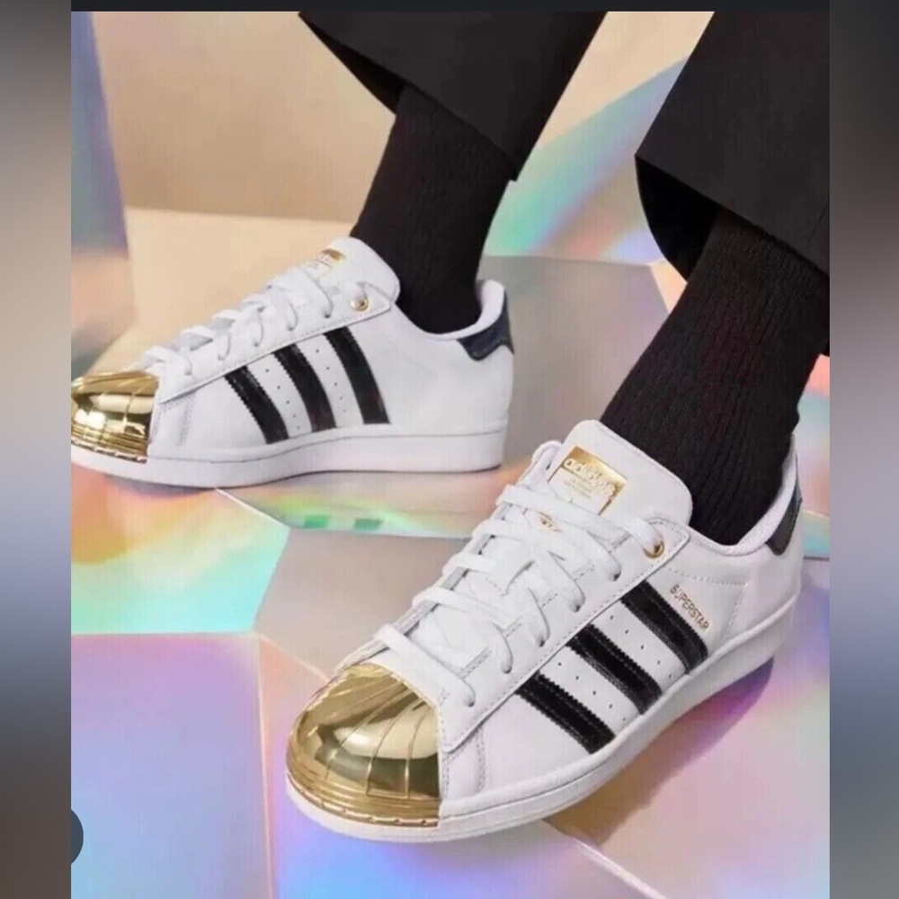 Adidas- Superstar Metallic- Gold Metal Toe.   4.5